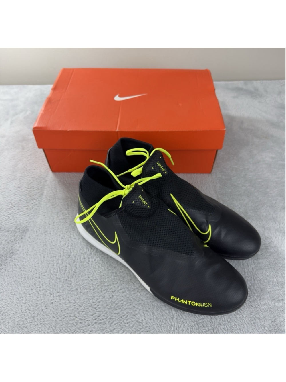 Nike Phantom Men's Size 10.5 US/9.5 UK/44.5 EU VSN Academy Df IC Football Cleats